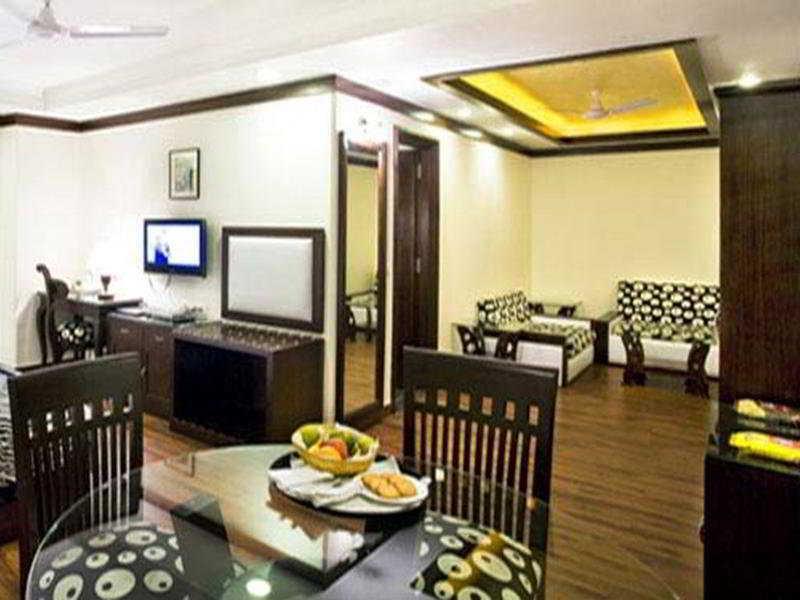 Bluestone Nehru Place By The Cosy 4*