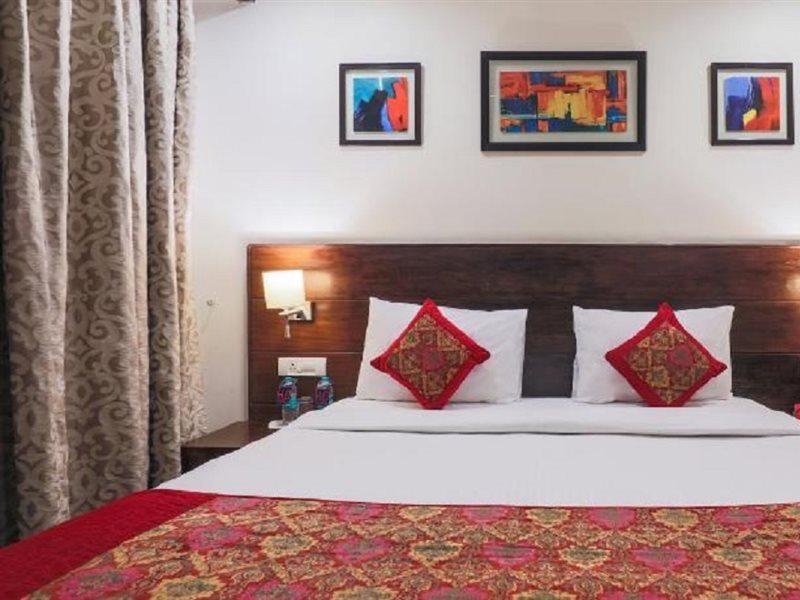 Bluestone Nehru Place By The Cosy Hotel New Delhi