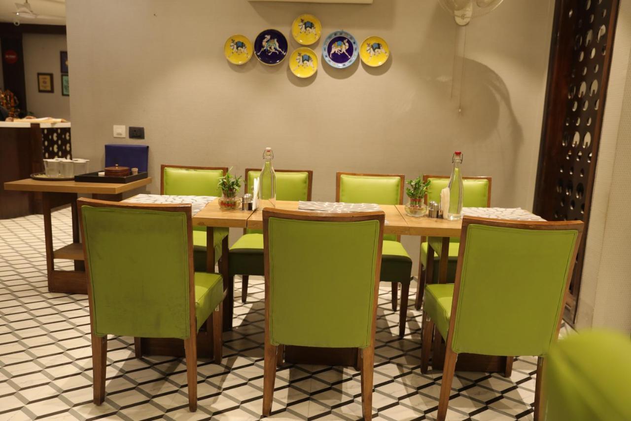 Hotel Bluestone Nehru Place By The Cosy 4*