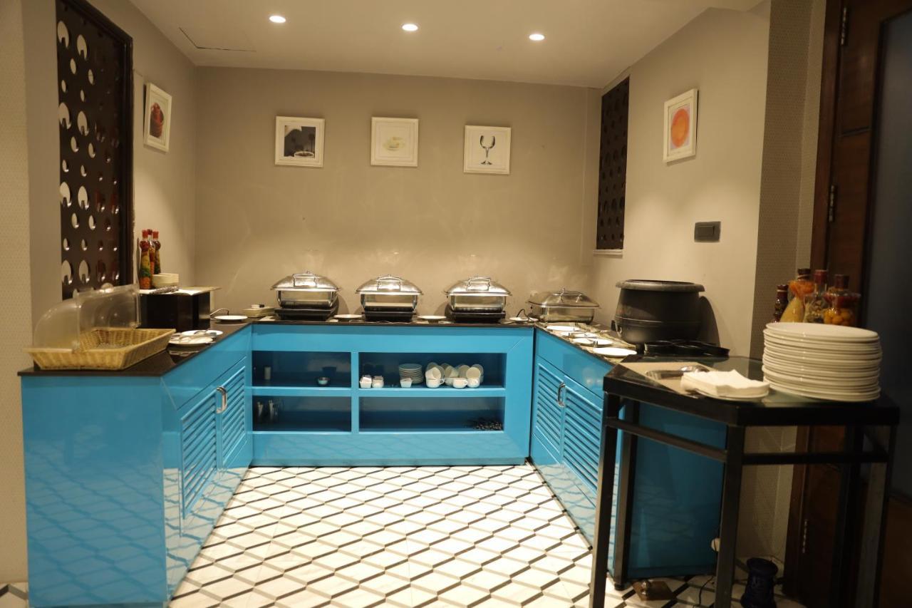 Bluestone Nehru Place By The Cosy 4*