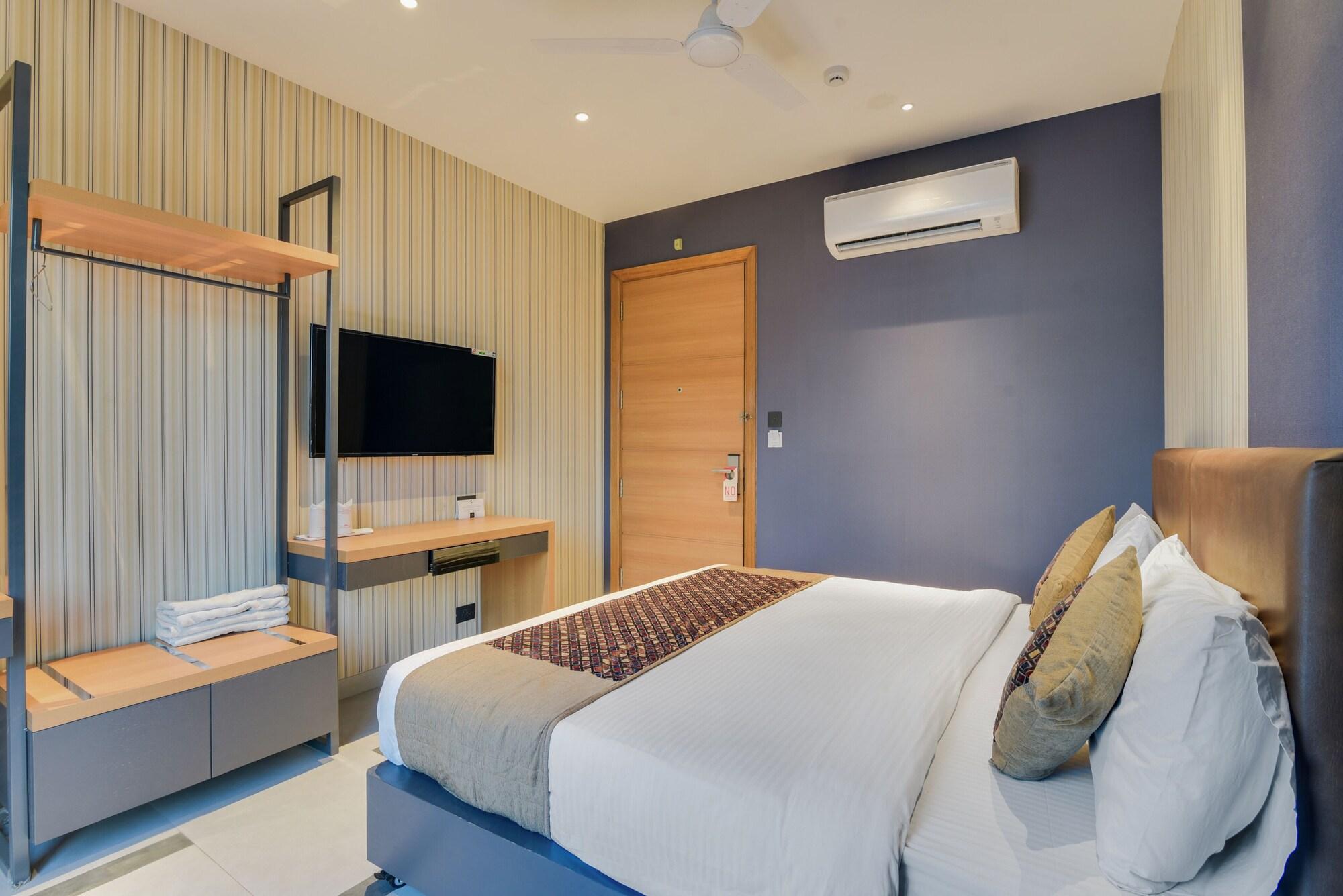 Hotel Bluestone Nehru Place By The Cosy 4*