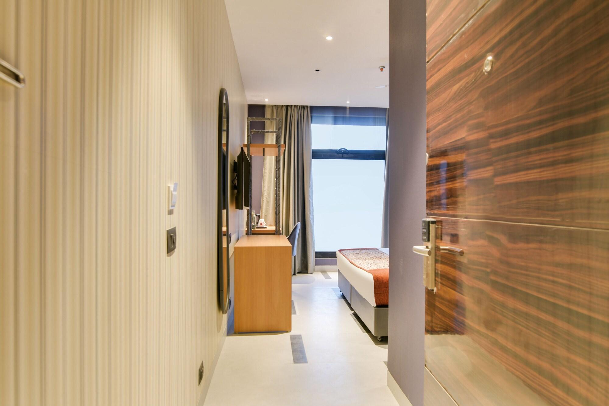 Bluestone Nehru Place By The Cosy New Delhi