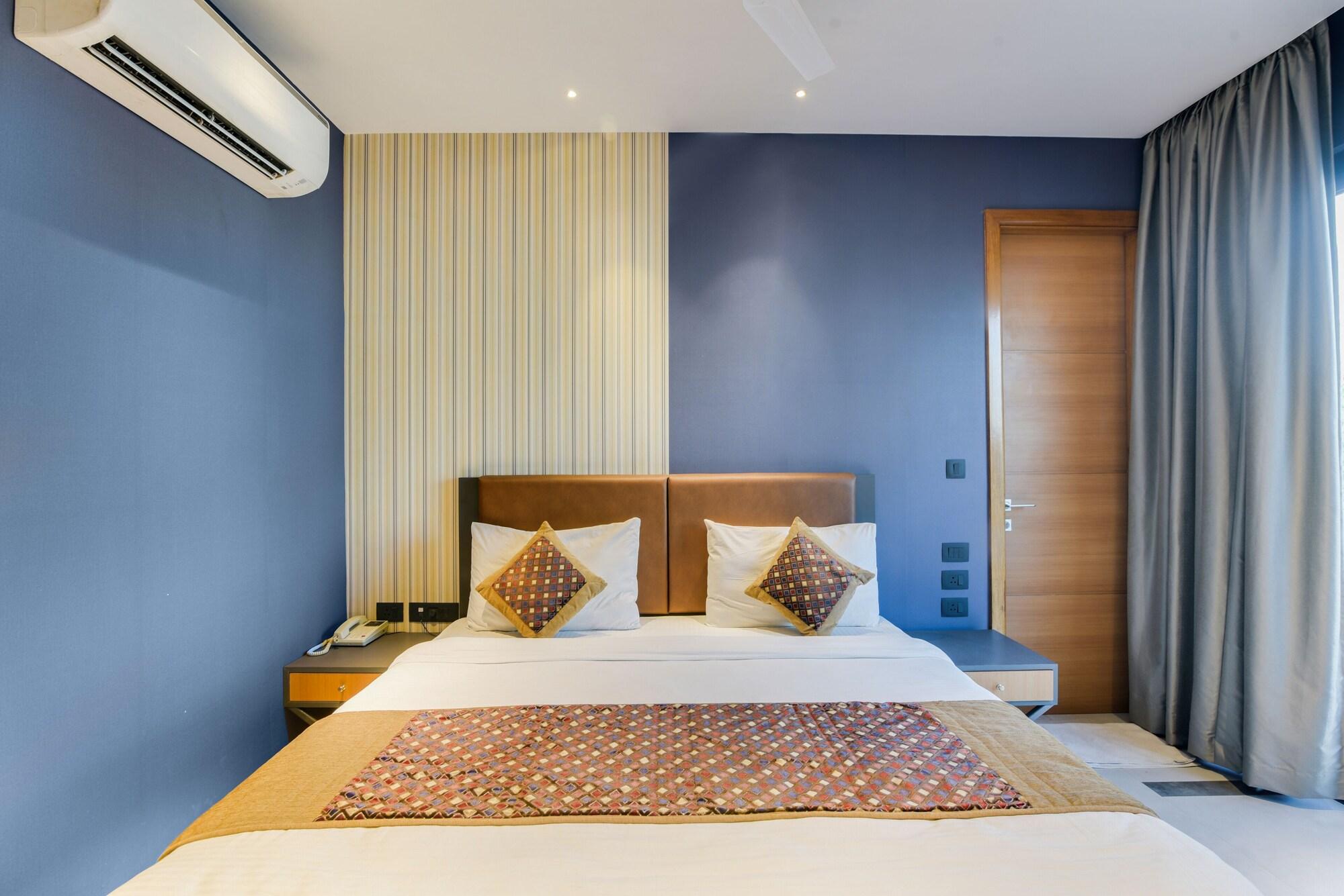 Bluestone Nehru Place By The Cosy Hotel