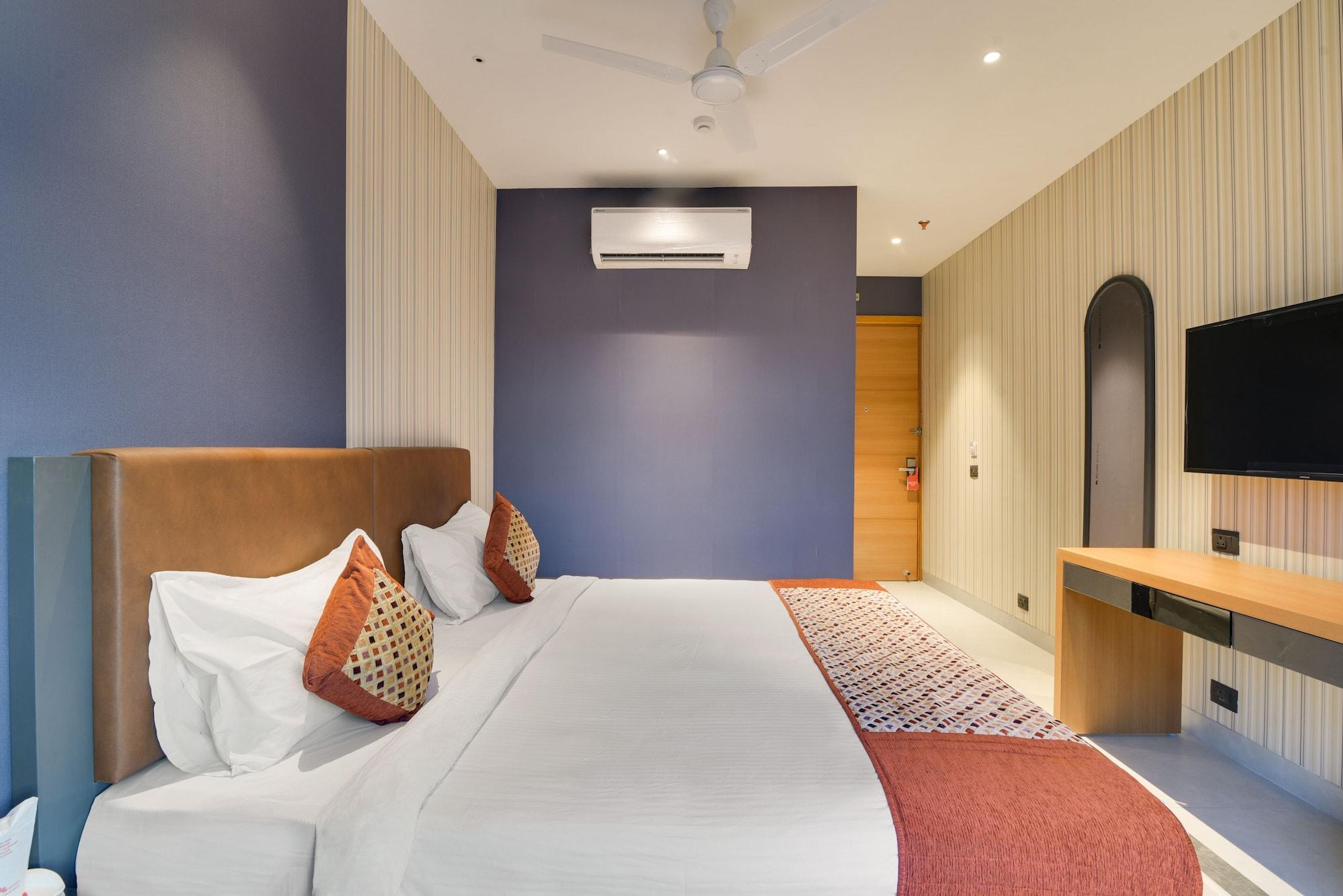 Bluestone Nehru Place By The Cosy Hotel