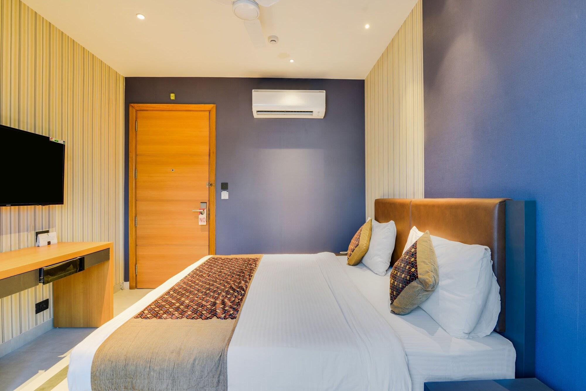 Hotel Bluestone Nehru Place By The Cosy 4*