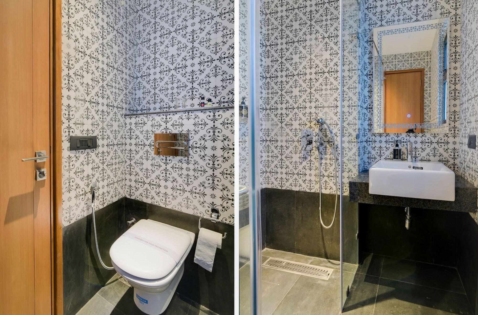 Bluestone Nehru Place By The Cosy Hotel 4*