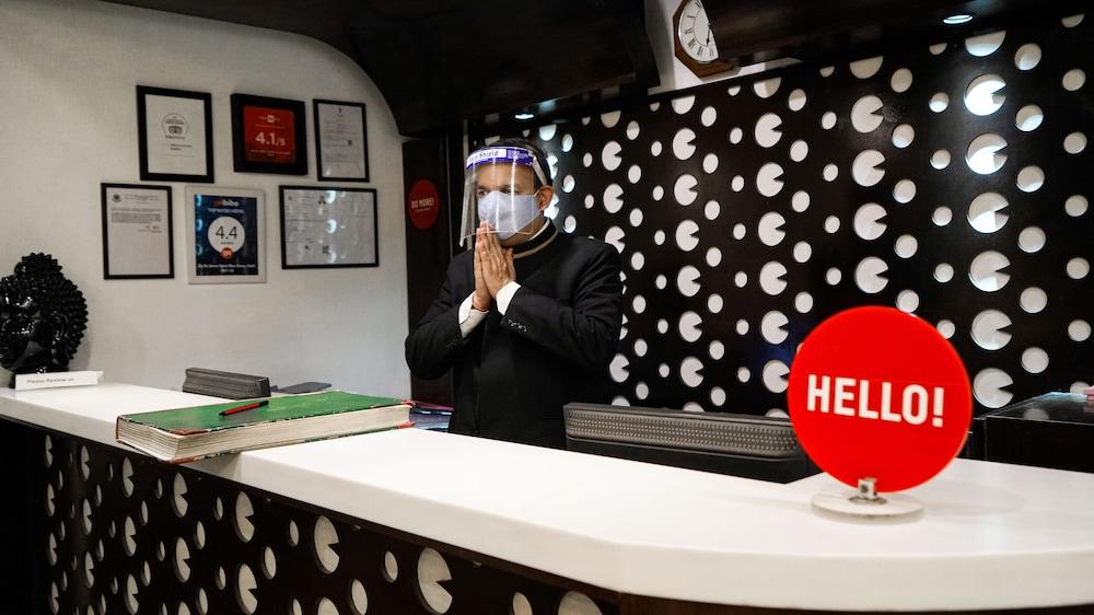 Bluestone Nehru Place By The Cosy Hotel New Delhi
