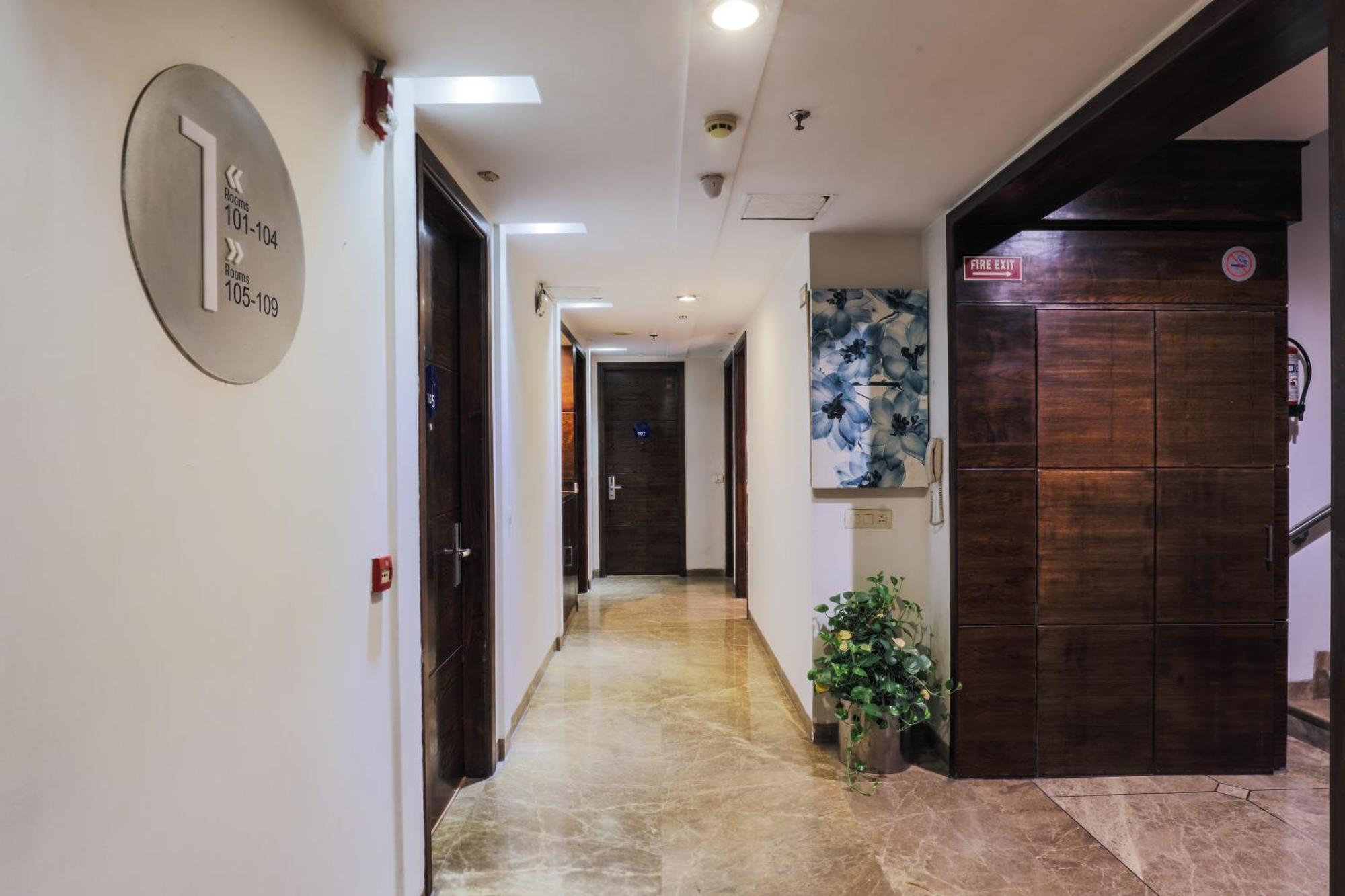 Bluestone Nehru Place By The Cosy Hotel 4*