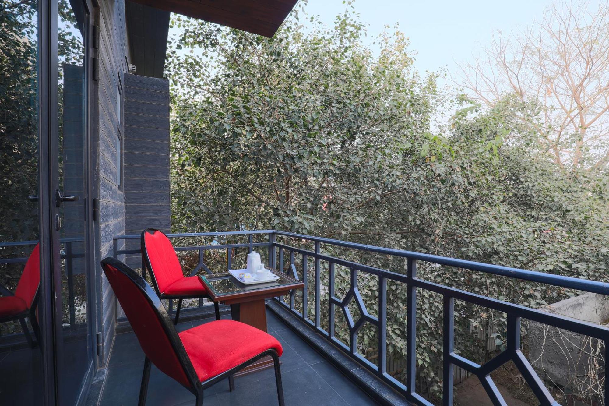 Hotel Bluestone Nehru Place By The Cosy New Delhi