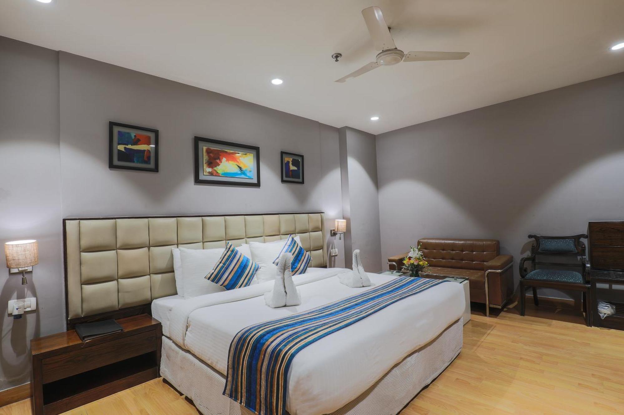 Bluestone Nehru Place By The Cosy 4* New Delhi