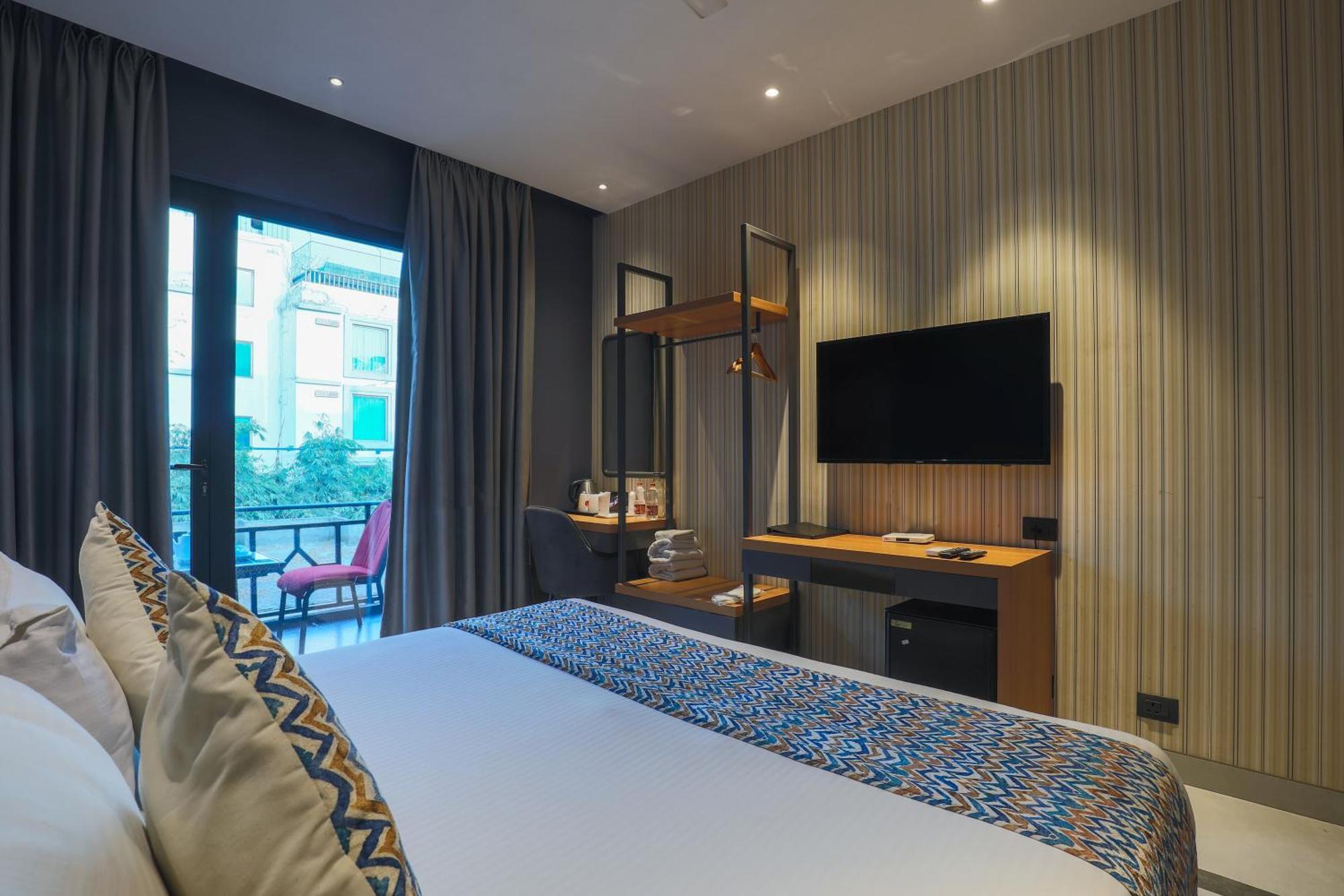Hotel Bluestone Nehru Place By The Cosy