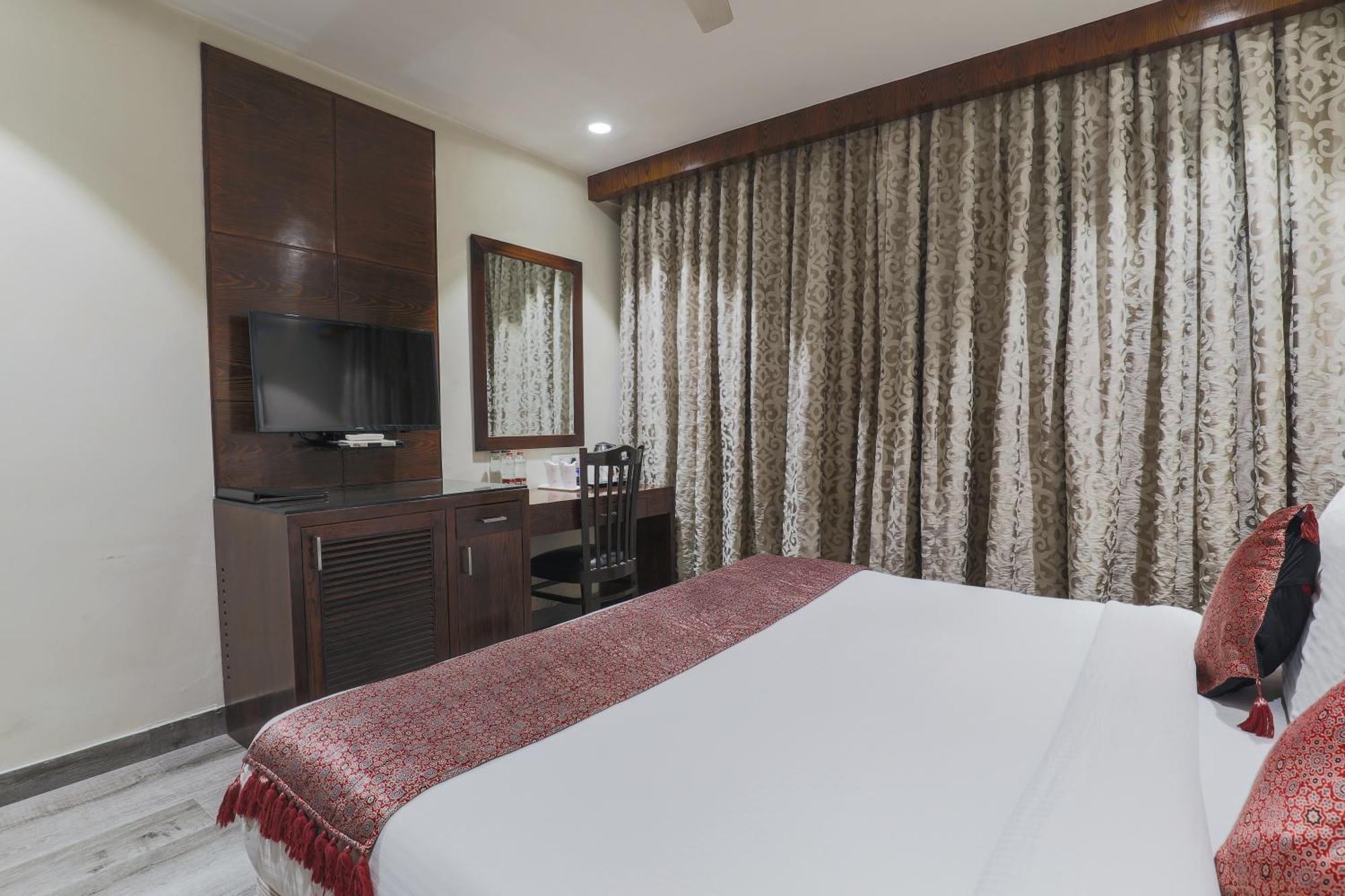 Bluestone Nehru Place By The Cosy New Delhi