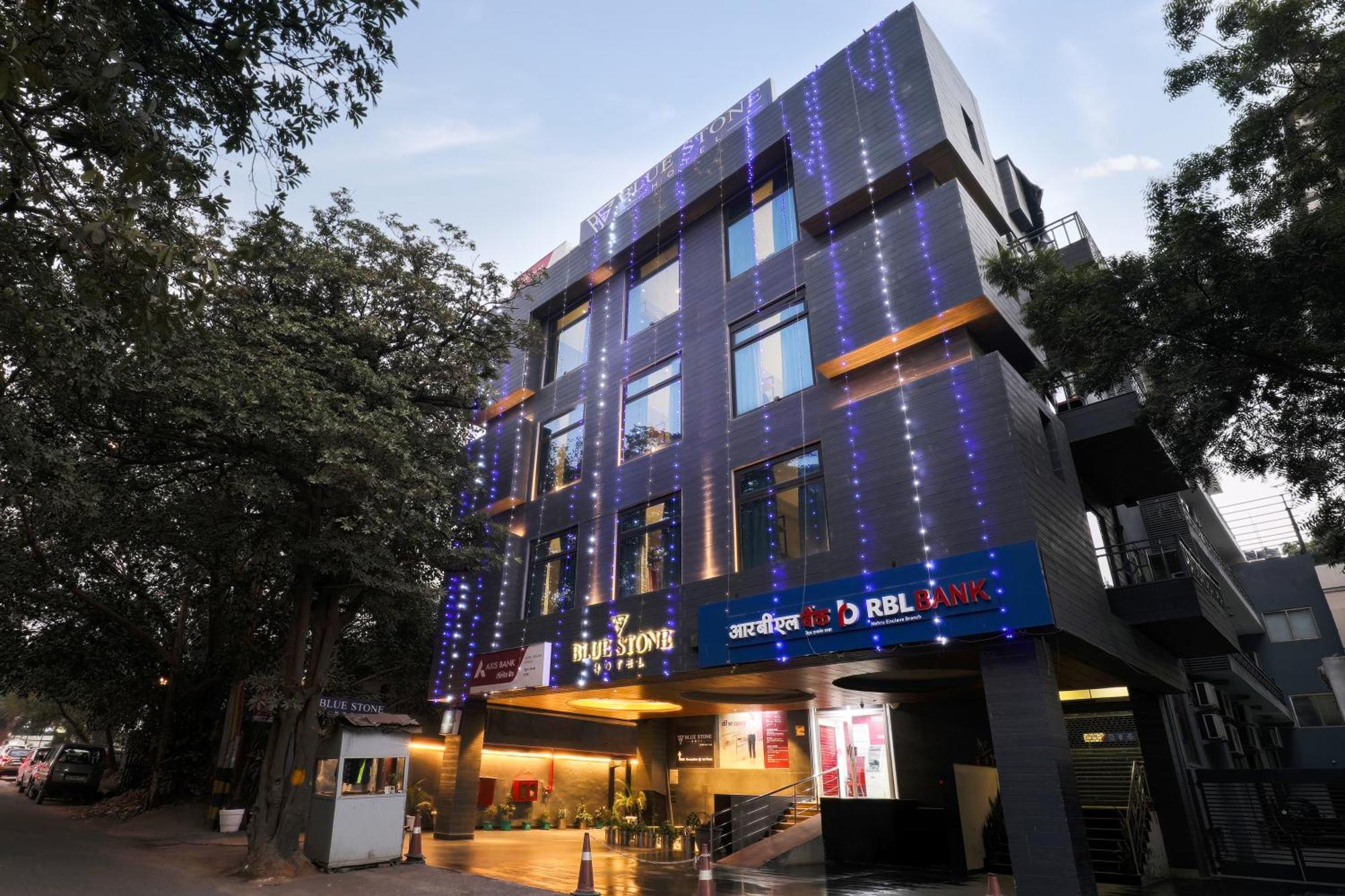 Hotel Bluestone Nehru Place By The Cosy 4*