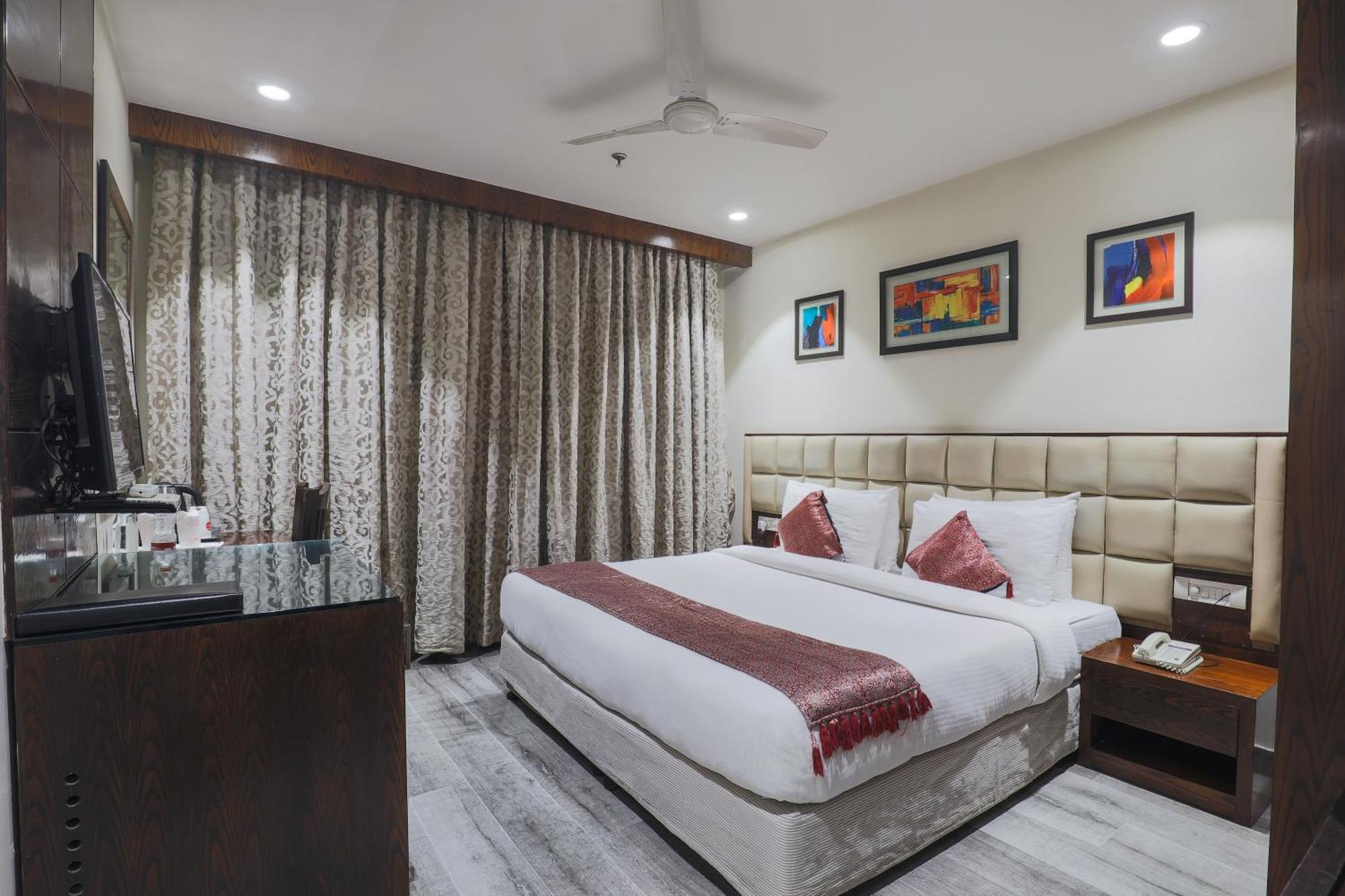 Bluestone Nehru Place By The Cosy 4* New Delhi