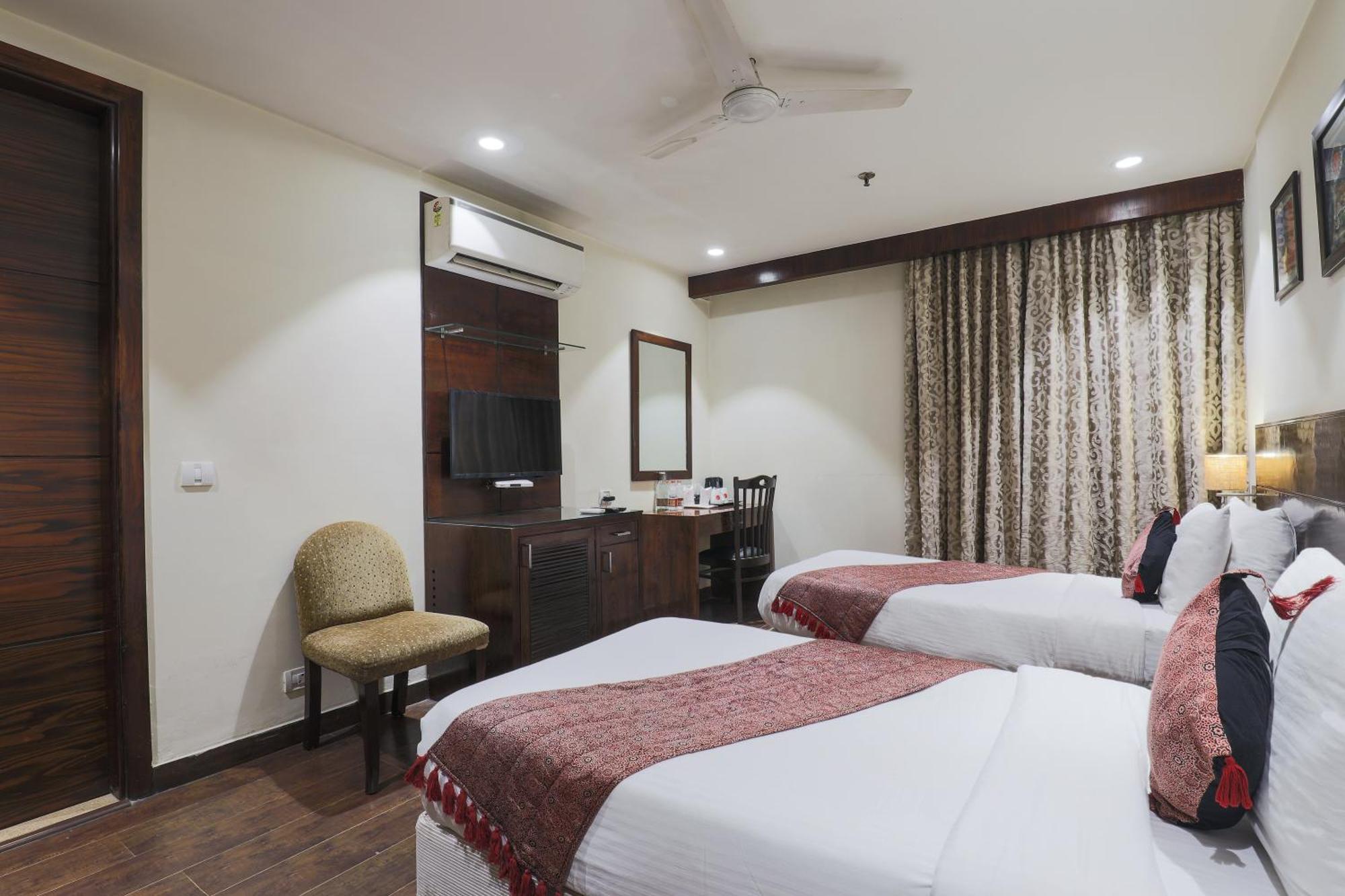 Bluestone Nehru Place By The Cosy Hotel