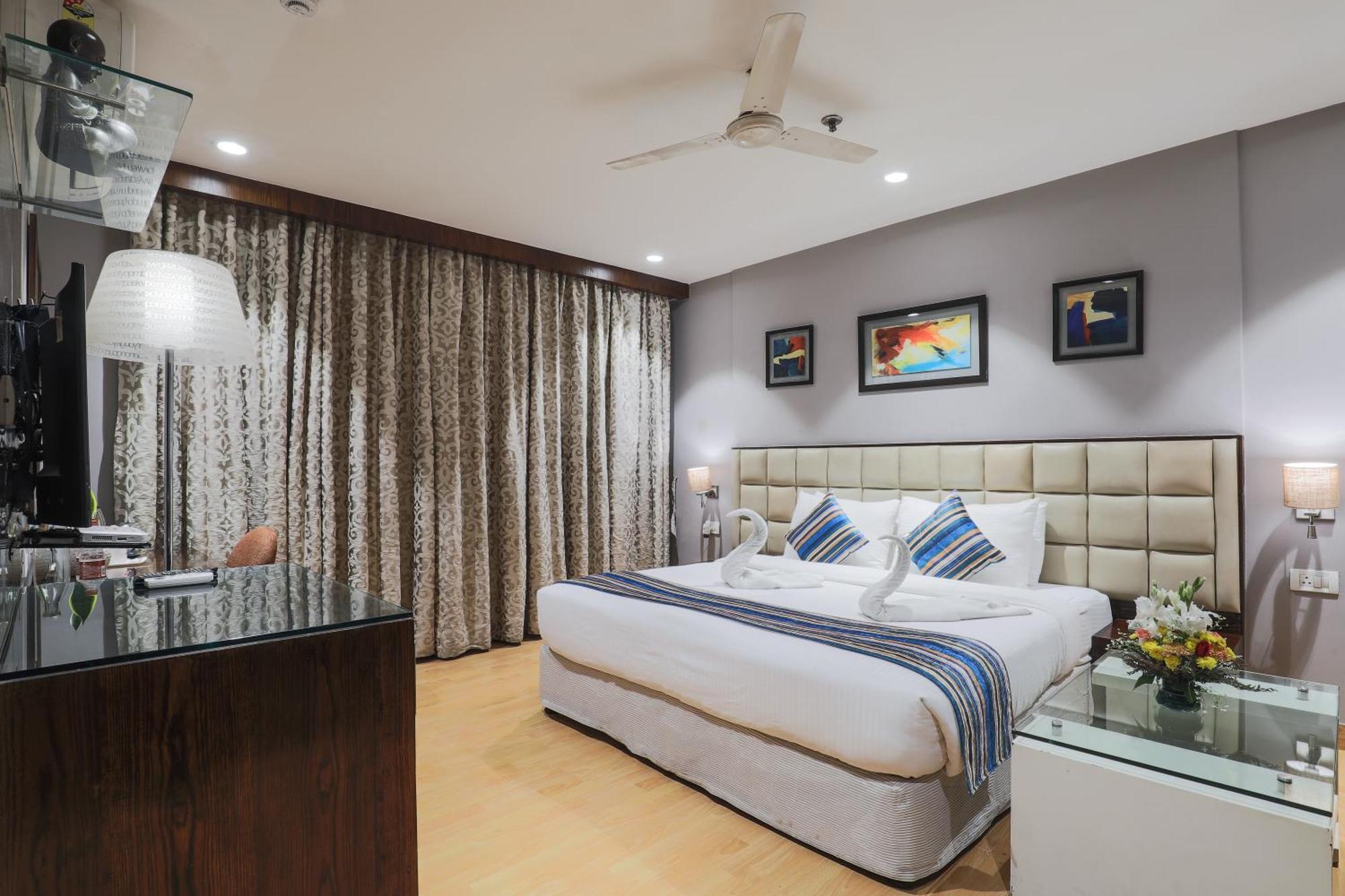 Bluestone Nehru Place By The Cosy Hotel 4*