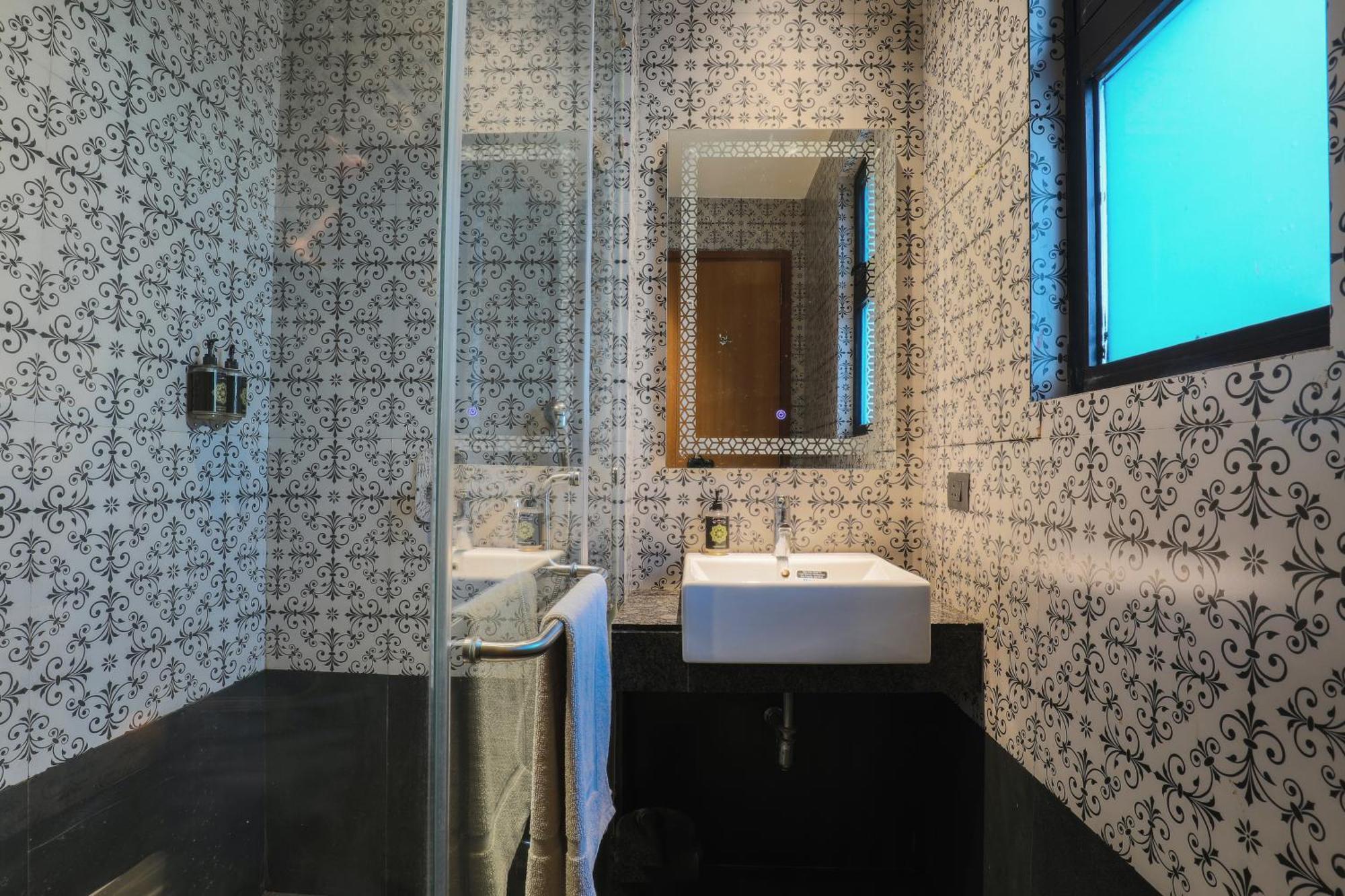 Hotel Bluestone Nehru Place By The Cosy