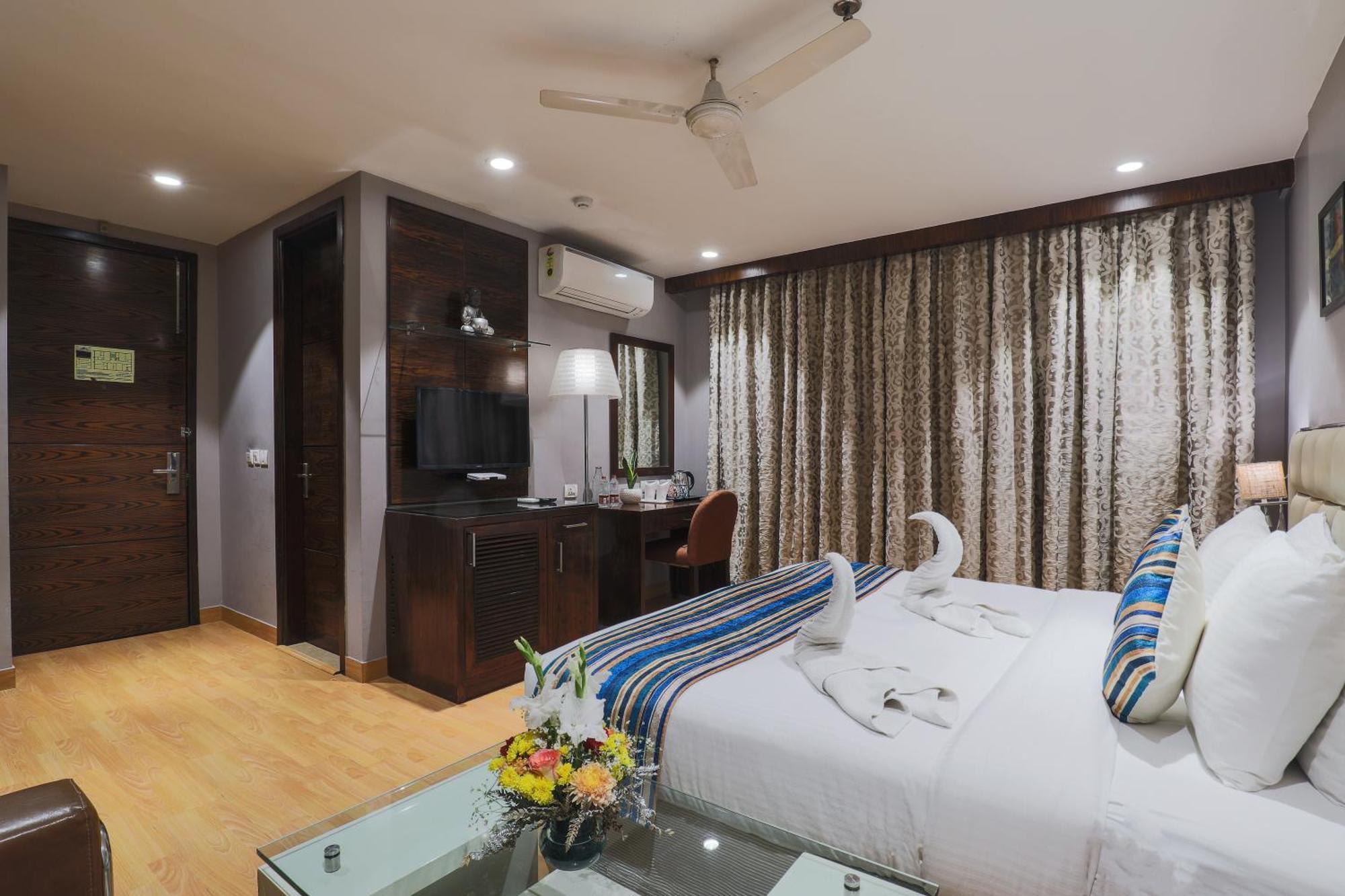 Bluestone Nehru Place By The Cosy
