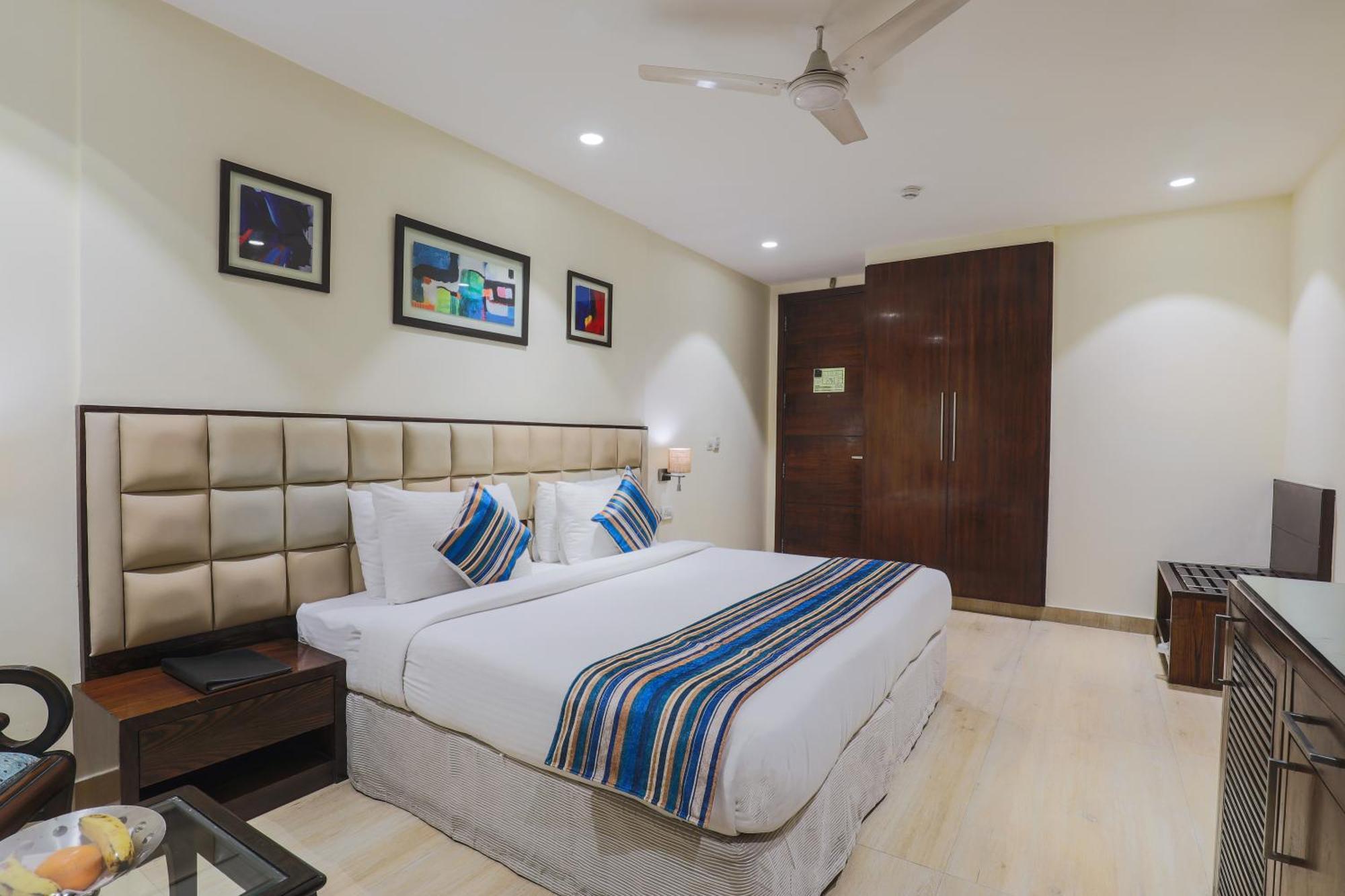 Bluestone Nehru Place By The Cosy 4*