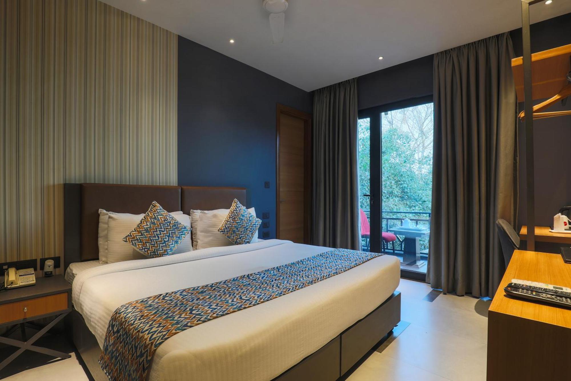 Hotel Bluestone Nehru Place By The Cosy New Delhi