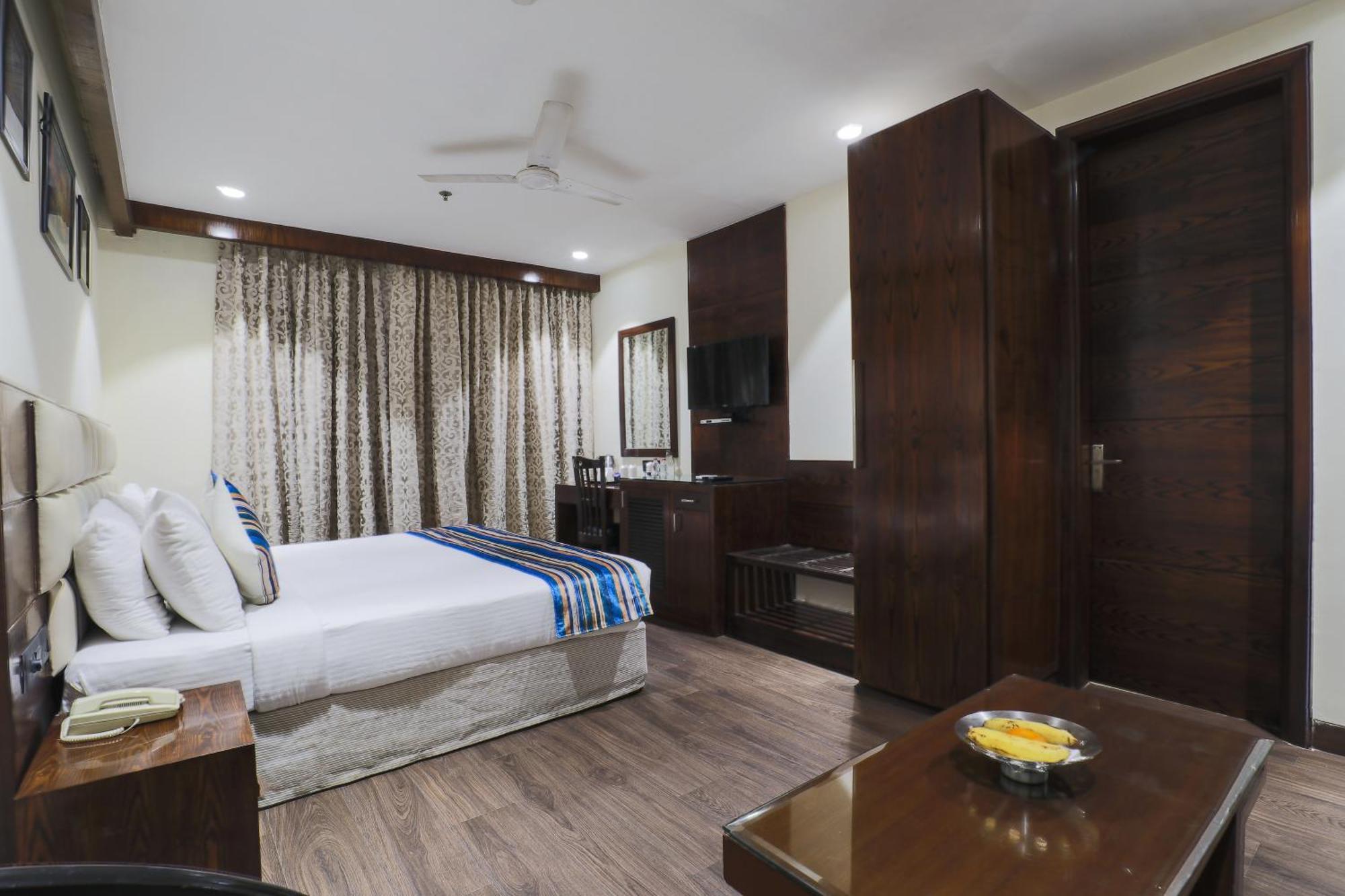Bluestone Nehru Place By The Cosy Hotel New Delhi