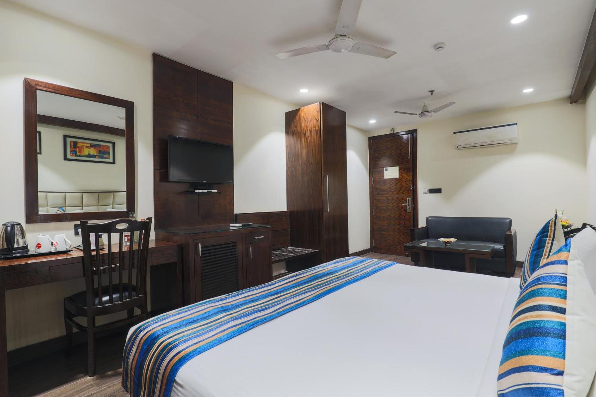 Hotel Bluestone Nehru Place By The Cosy 4*